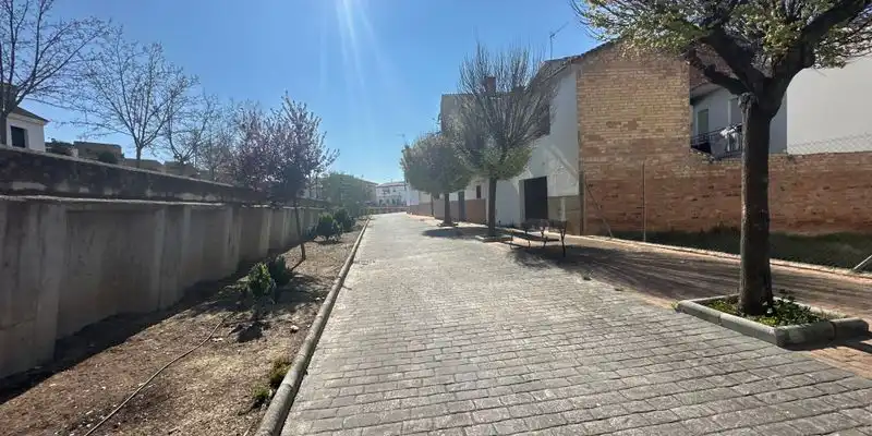 Vista exterior de Casa adosada en venda en Villanueva del Trabuco amb Aire condicionat, Terrassa i Traster