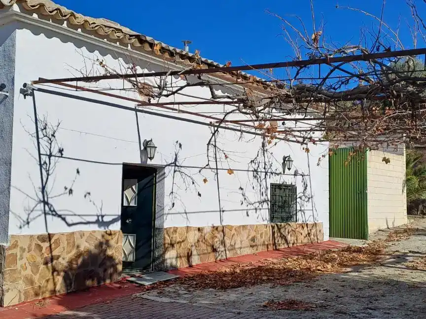 Vista exterior de Finca rústica en venda en Quesada amb Aire condicionat i Balcó