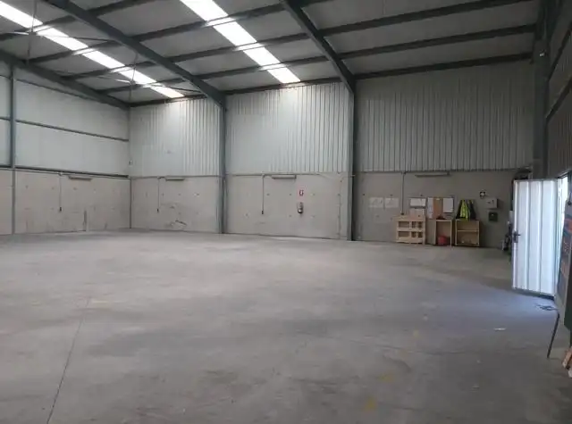 Nau industrial en venda a Villalonquéjar, imagen 2