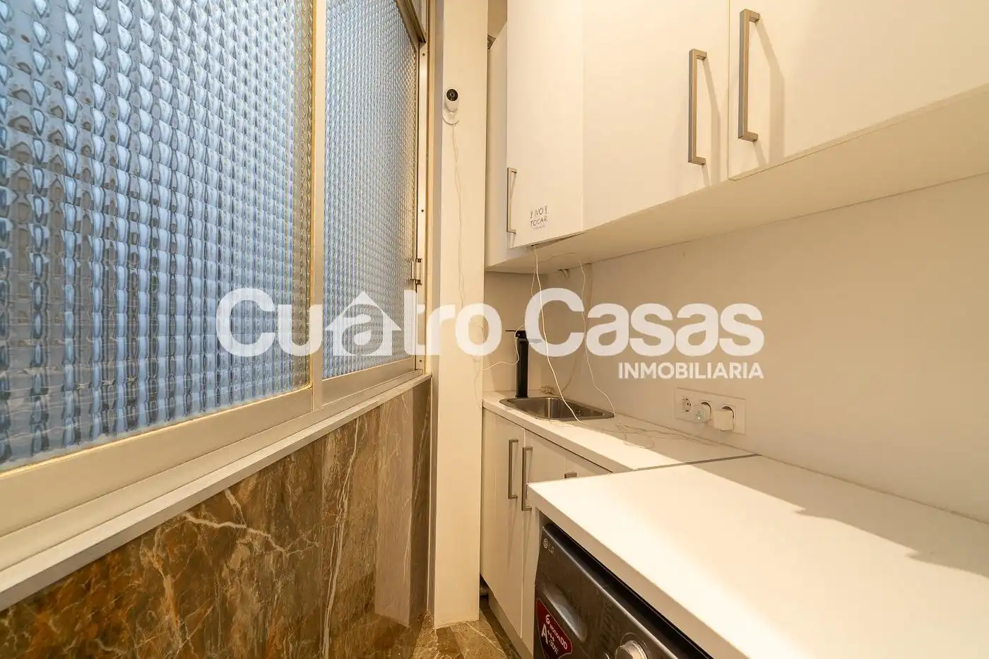 Cocina de Piso en venta en Barcelona con Aire acondicionado, Amueblado y Balcón