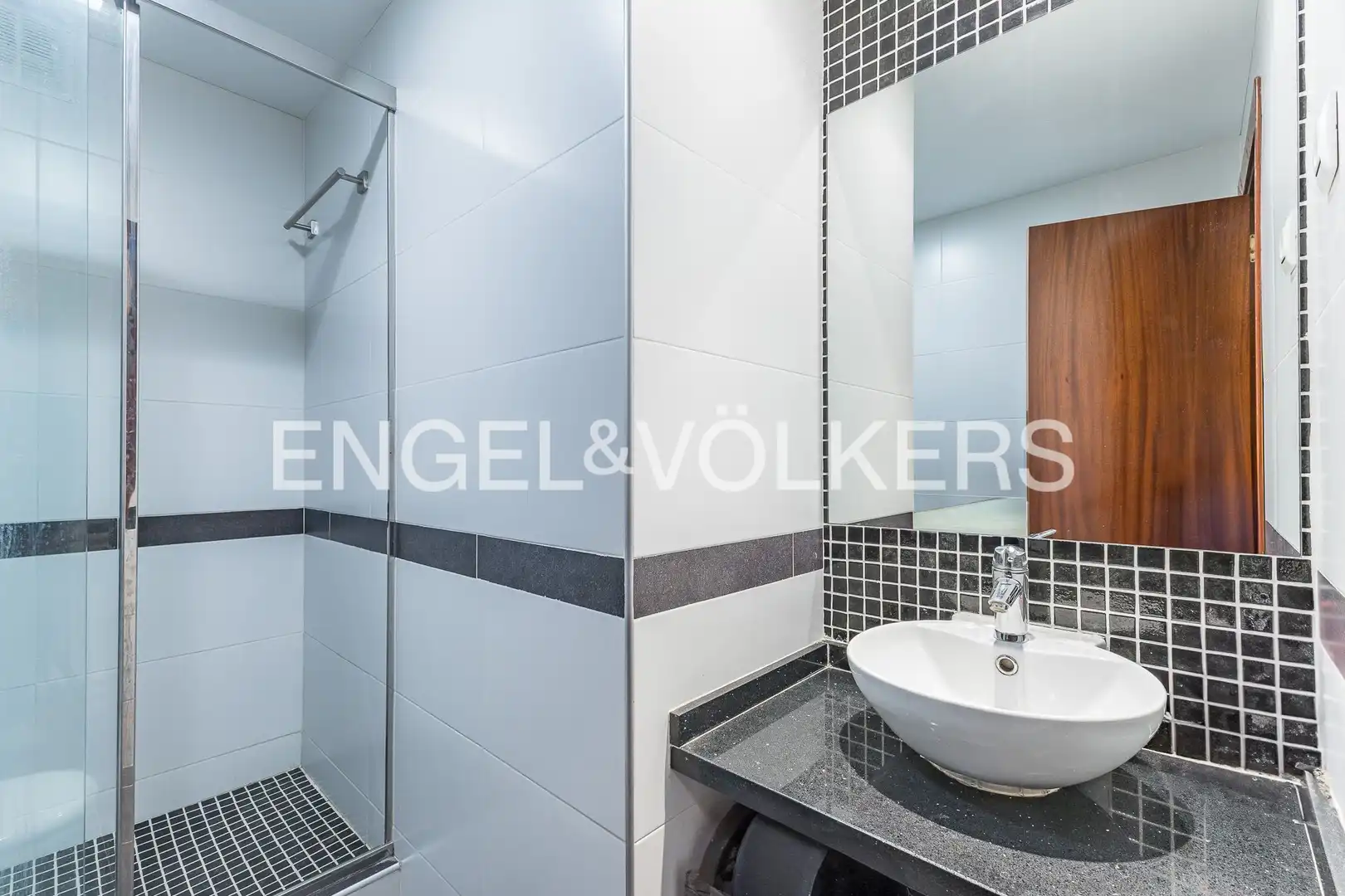 Baño de Dúplex en venta en Sant Just Desvern con Aire acondicionado, Calefacción y Jardín privado