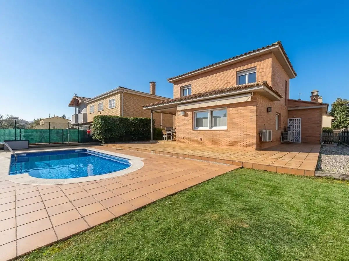 Vista exterior de Casa o chalet en venta en Quart con Aire acondicionado, Calefacción y Piscina