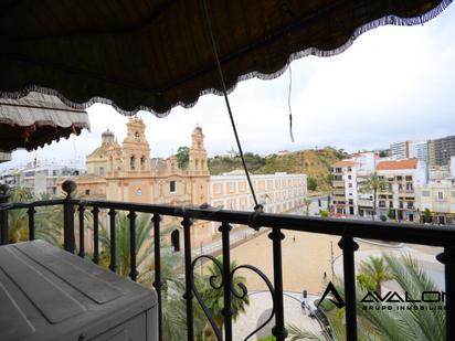 Vista exterior de Pis en venda en  Huelva Capital amb Aire condicionat, Moblat i Balcó