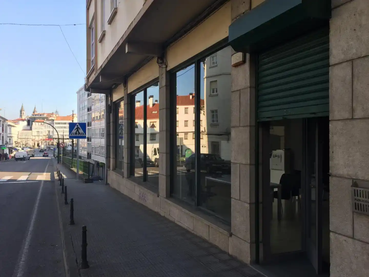 Vista exterior de Local de lloguer en Betanzos amb Aire condicionat