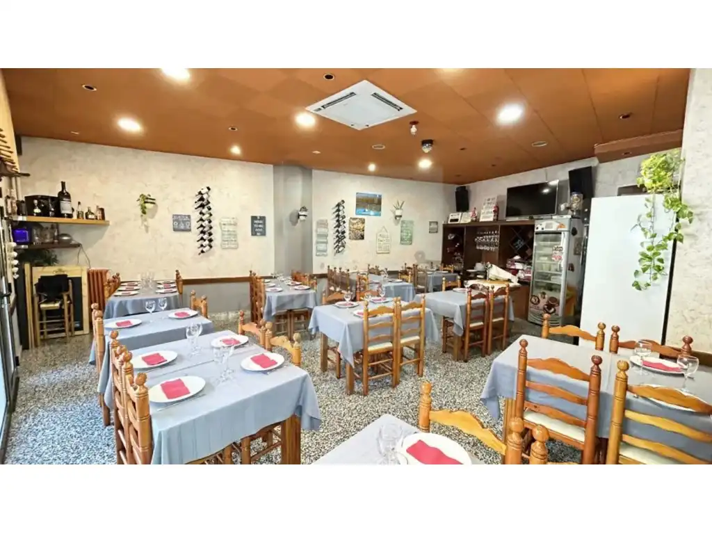 Locale commerciale in cessione a Camí d'Ensucaranes, 3-6