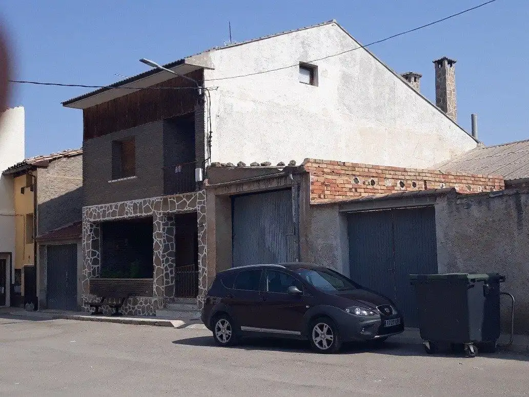 Vista exterior de Casa o chalet en venta en Muniesa con Terraza y Balcón