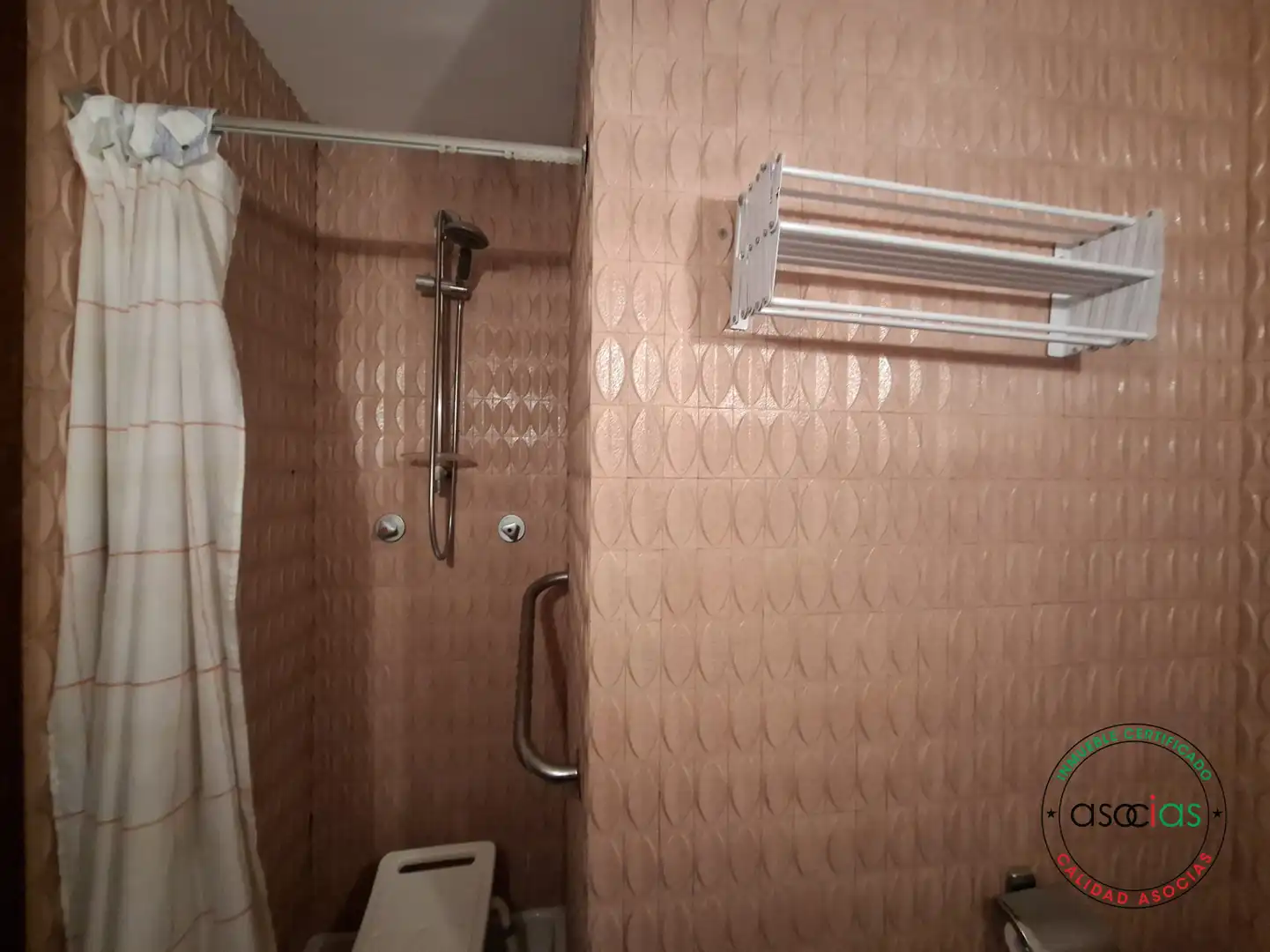 Bany de Pis en venda en Gijón  amb Calefacció, Parquet i Terrassa