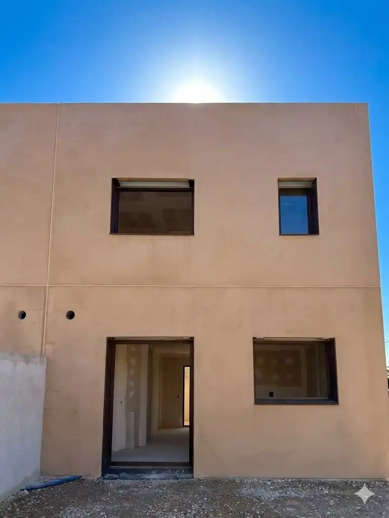 Vista exterior de Casa adosada en venta en Navata con Calefacción, Jardín privado y Parquet