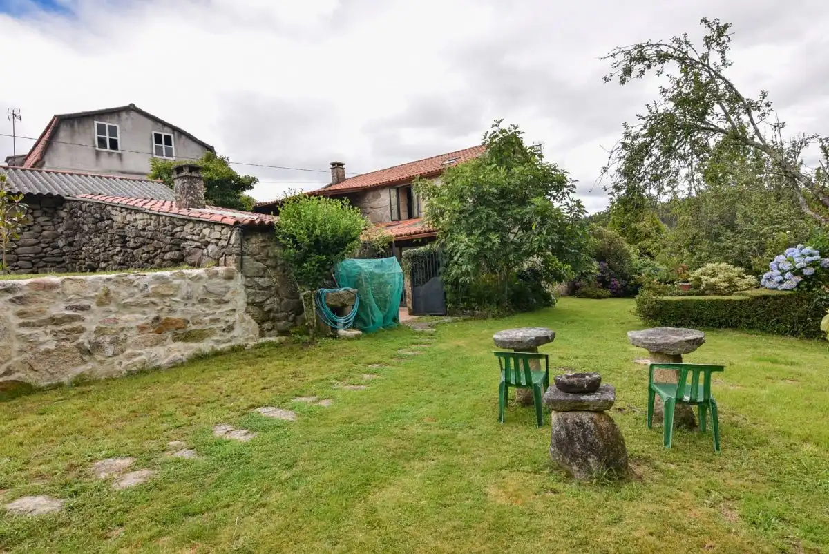 Jardí de Casa o xalet en venda en Mondariz amb Jardí privat, Terrassa i Traster