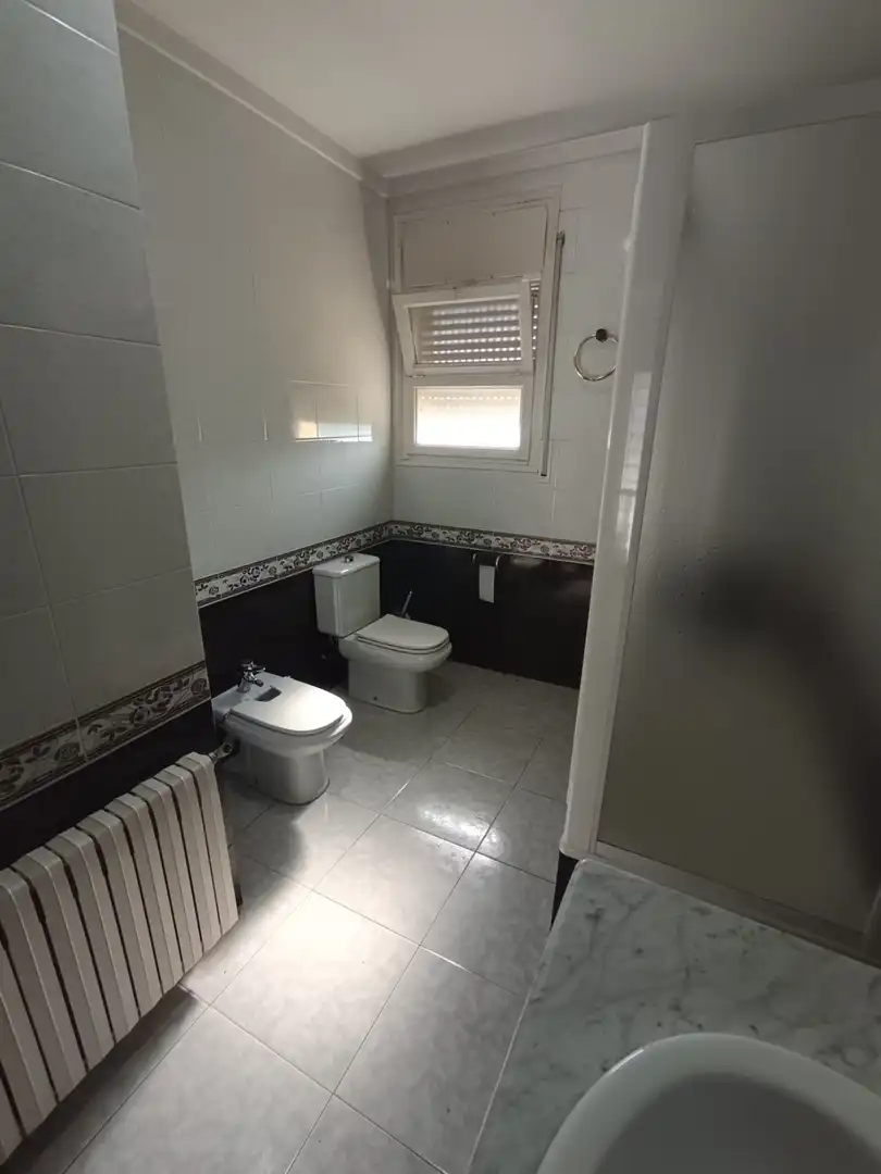 Baño de Casa o chalet en venta en Sant Julià de Ramis con Calefacción, Terraza y Trastero
