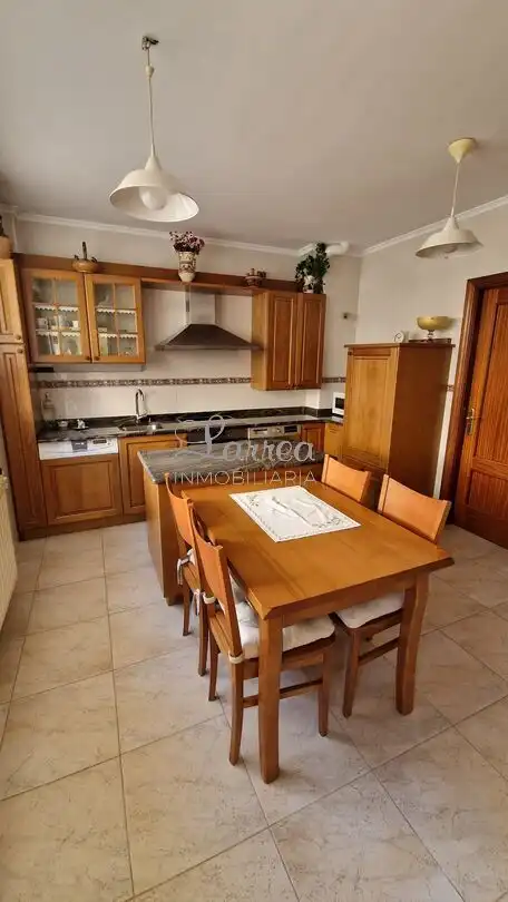 Küche von Einfamilien-Reihenhaus zum Verkauf in Igorre mit Heizung, Privatgarten und Terrasse
