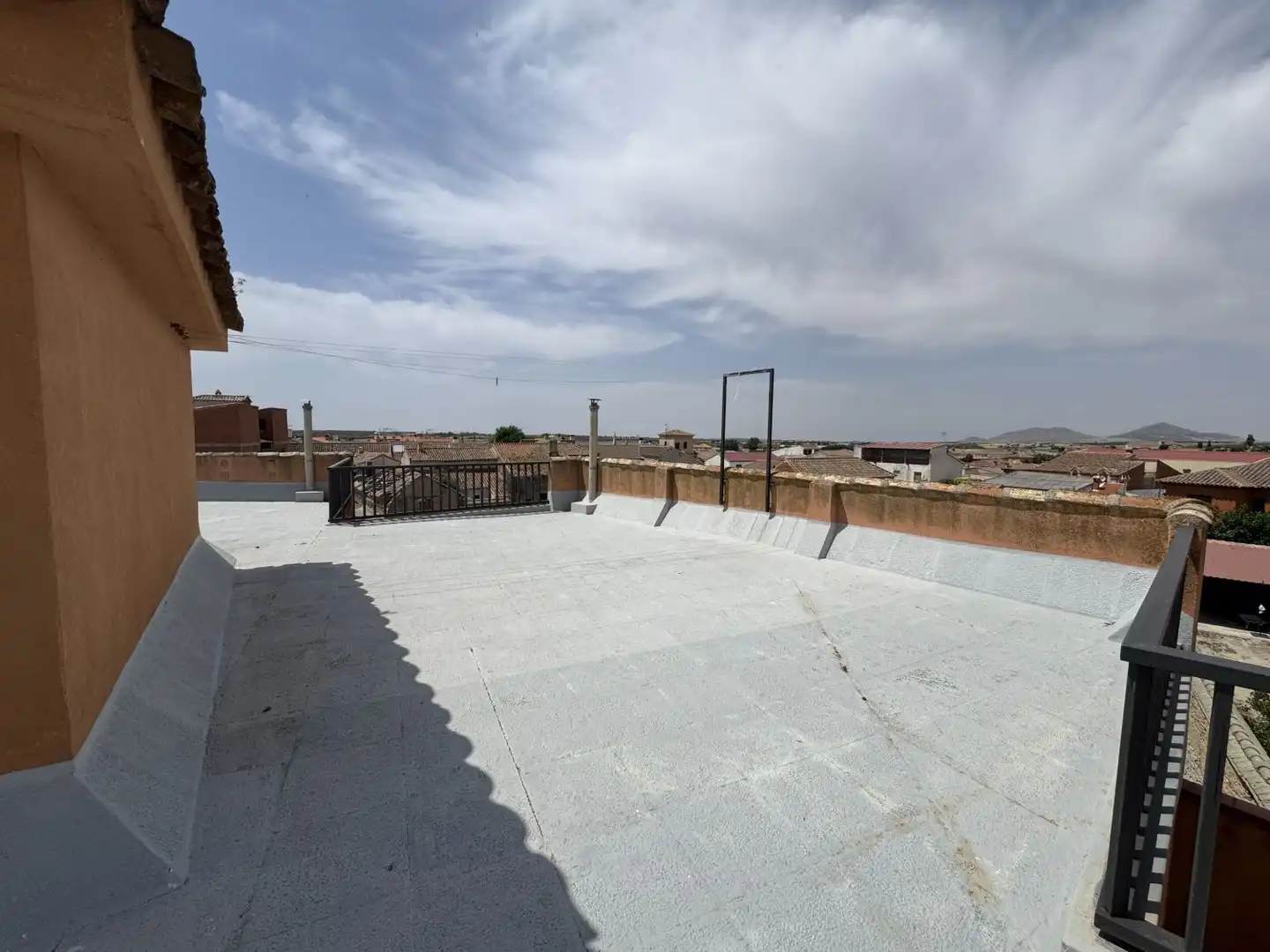 Terraza de Piso de alquiler en Cuerva con Aire acondicionado, Calefacción y Terraza