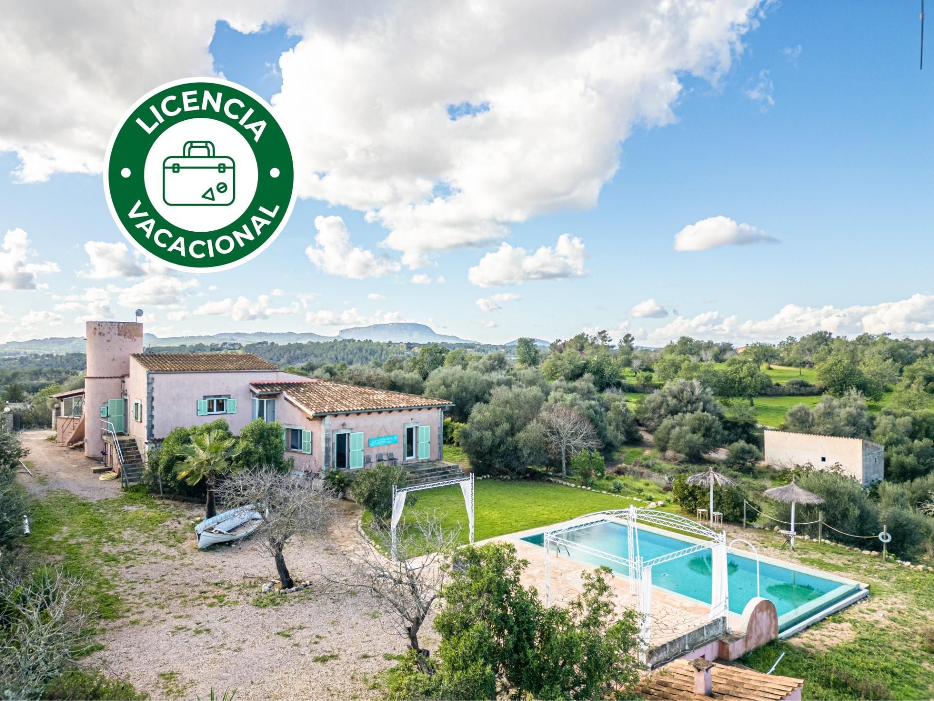 Vista exterior de Finca rústica en venda en Montuïri amb Aire condicionat, Calefacció i Jardí privat