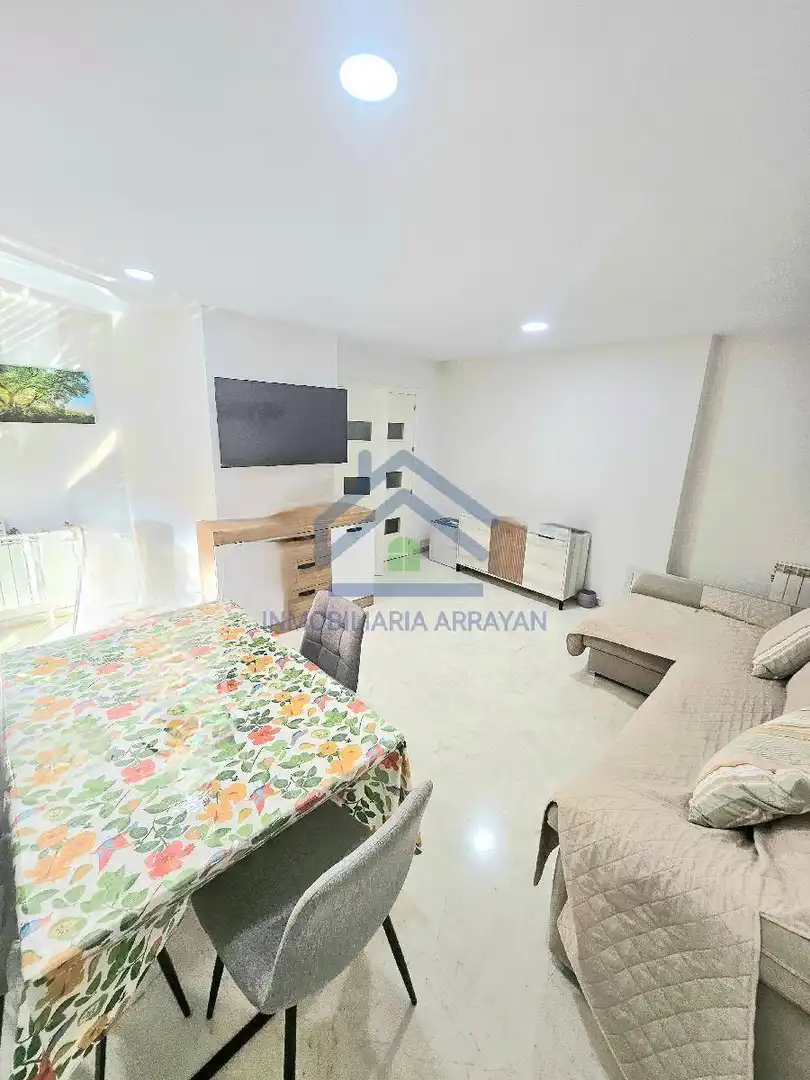 Casa con piscina en venta en Poniente, imagen 4