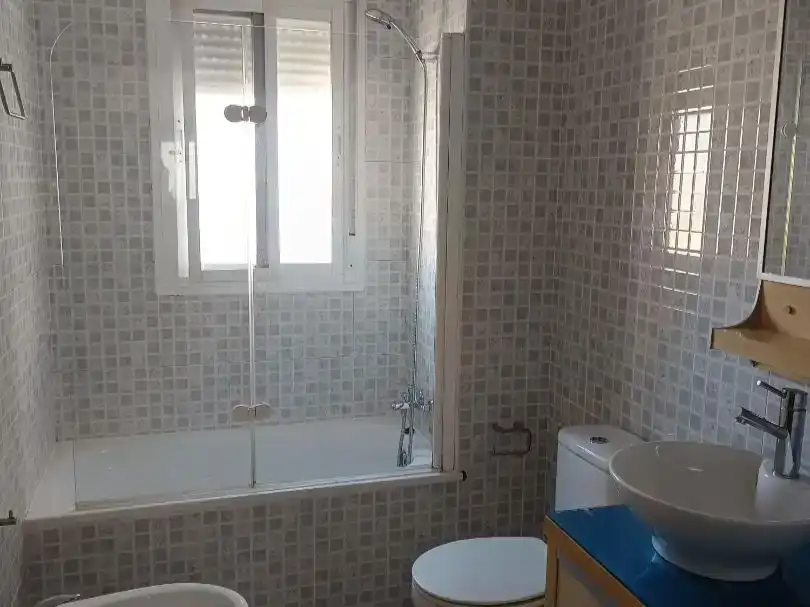 Badezimmer von Wohnung zur Miete in Alboraya mit Klimaanlage