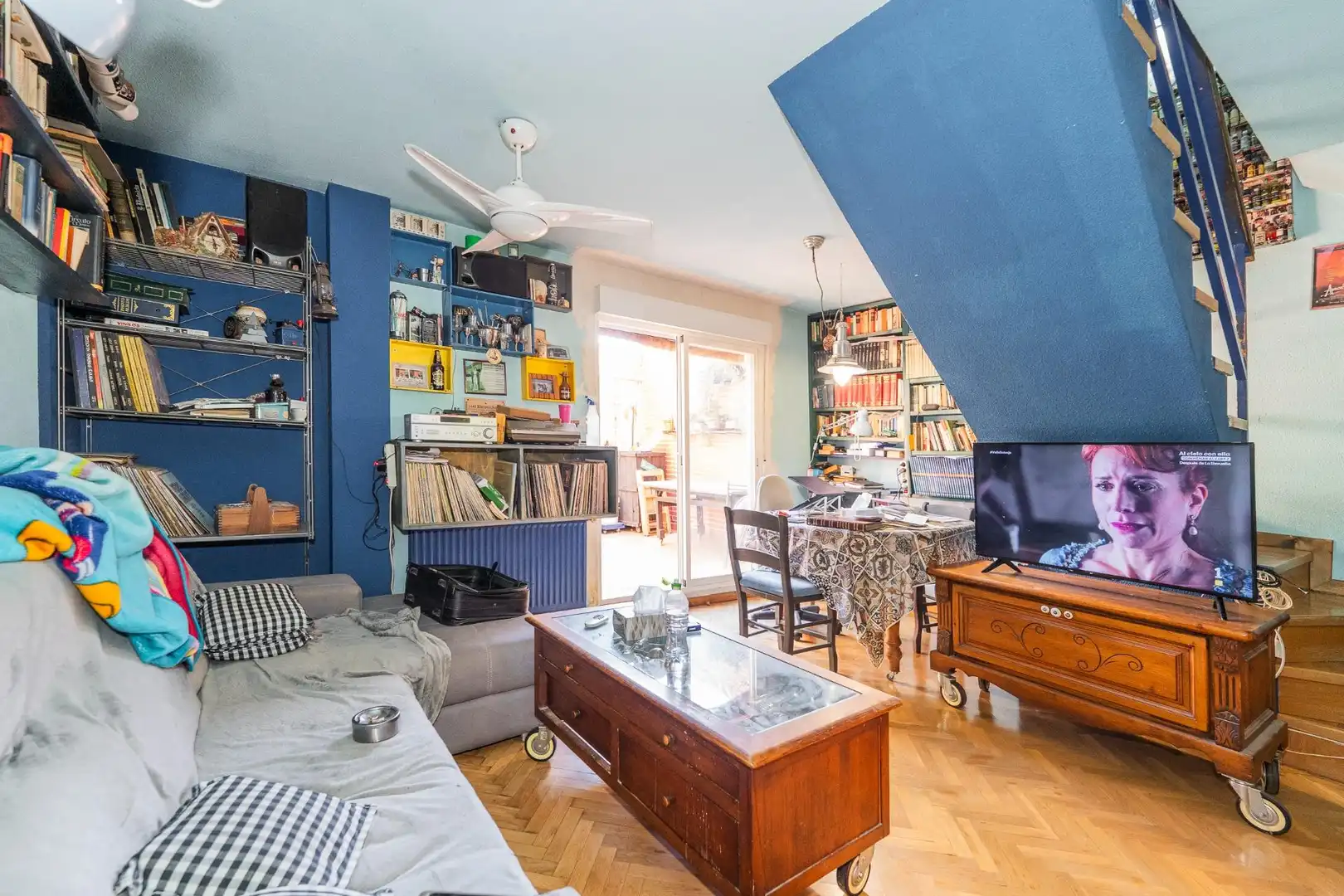 Living room of Duplexes for sale in San Sebastián de los Reyes  with Heating, Parquet flooring and Terrace