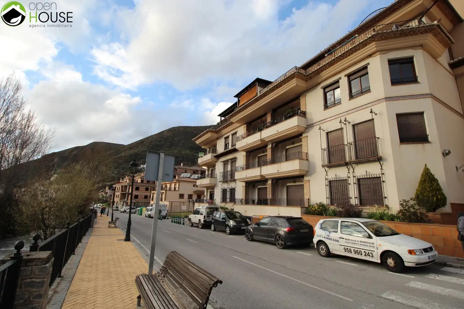 Vista exterior de Àtic de lloguer en Monachil amb Aire condicionat, Calefacció i Terrassa
