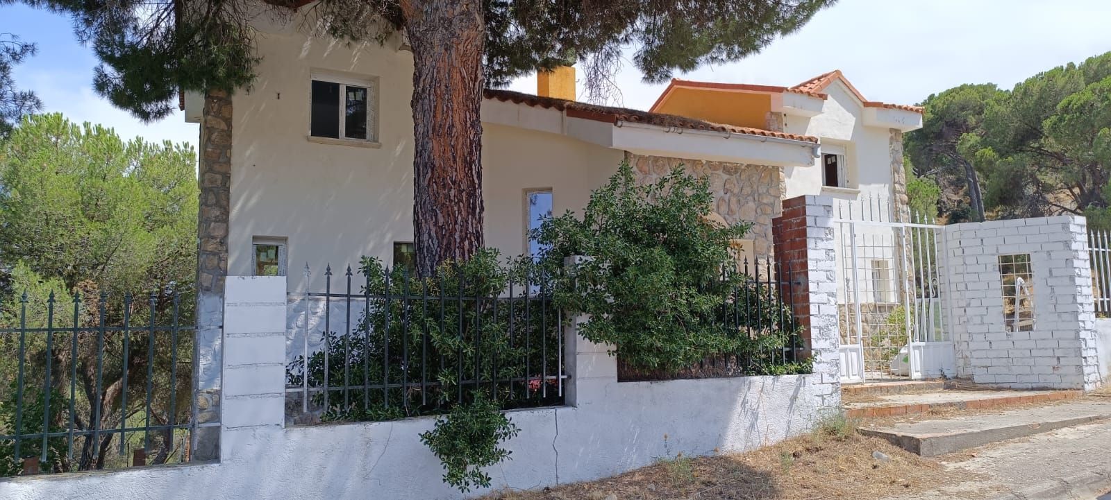 Exterior view of House or chalet for sale in San Martín de Valdeiglesias  with Heating, Private garden and Terrace
