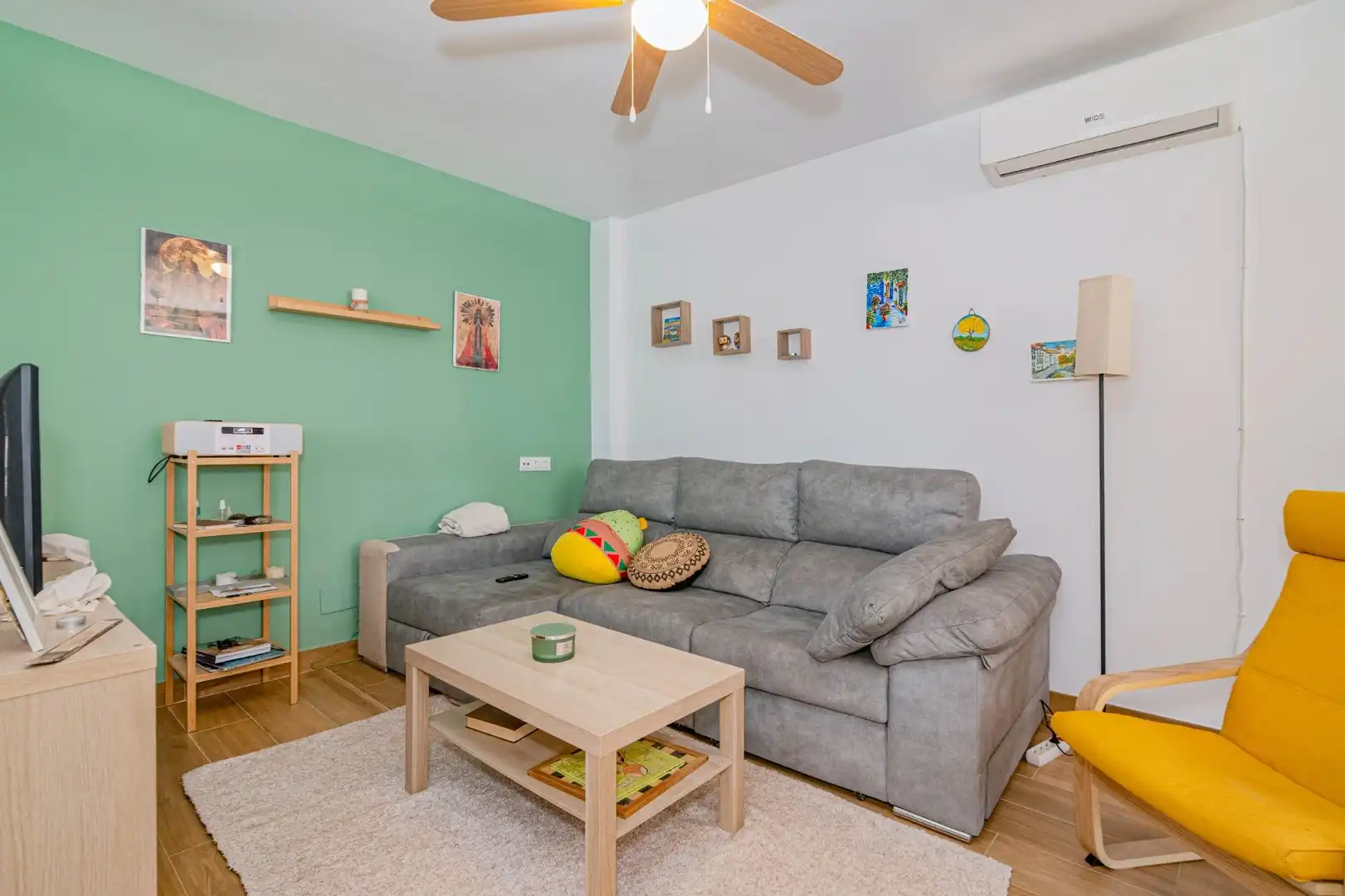 Sala de estar de Casa o chalet en venta en Albolote con Aire acondicionado, Jardín privado y Piscina