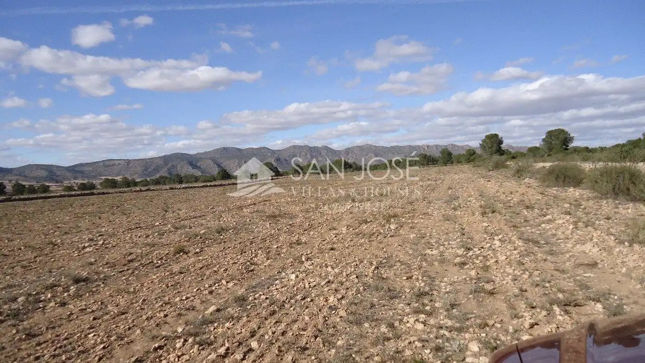 Finca rústica en venda en Yecla