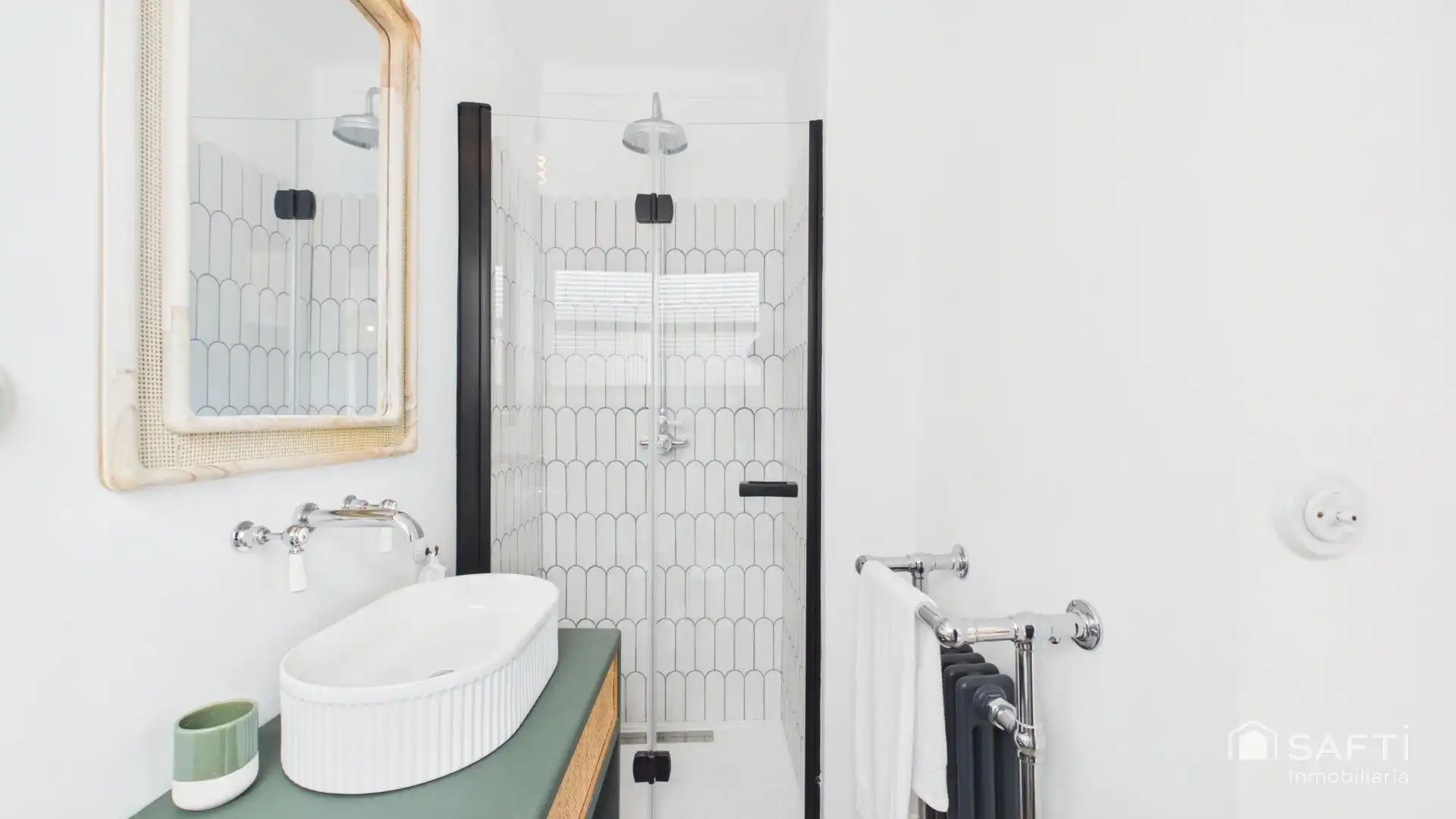 Bathroom of Flat for sale in Sóller