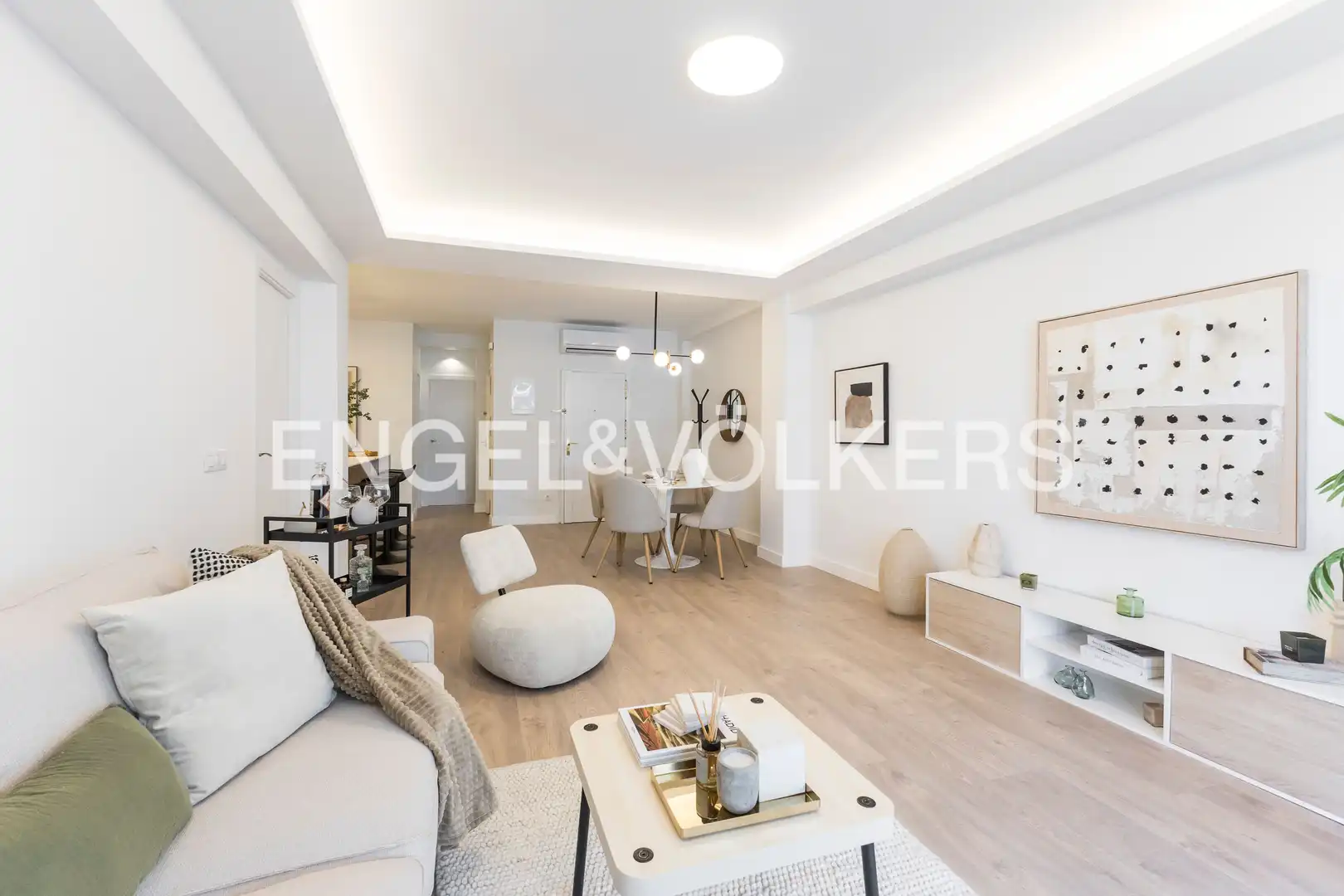 Living room of Flat for sale in Madrid  with Air Conditioner, Heating and Terrace
