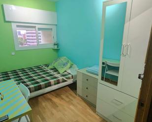 Bedroom of Flat to share in  Barcelona Capital  with Air Conditioner, Heating and Terrace