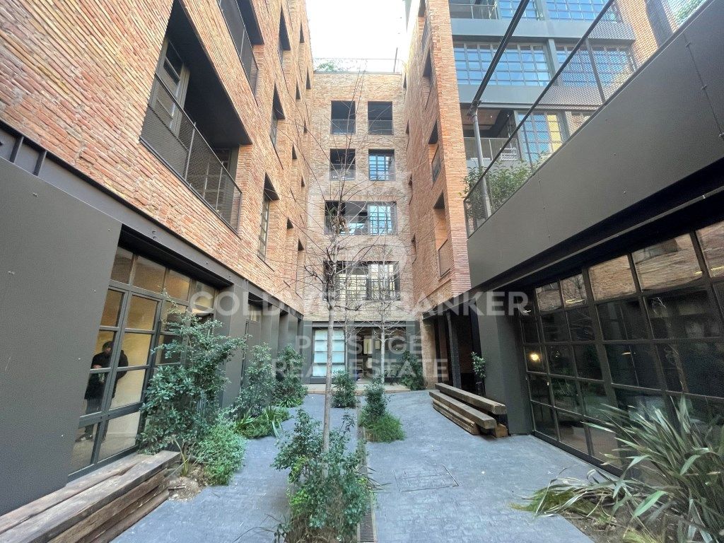 Vista exterior de Apartament en venda en  Barcelona Capital amb Terrassa i Piscina comunitària