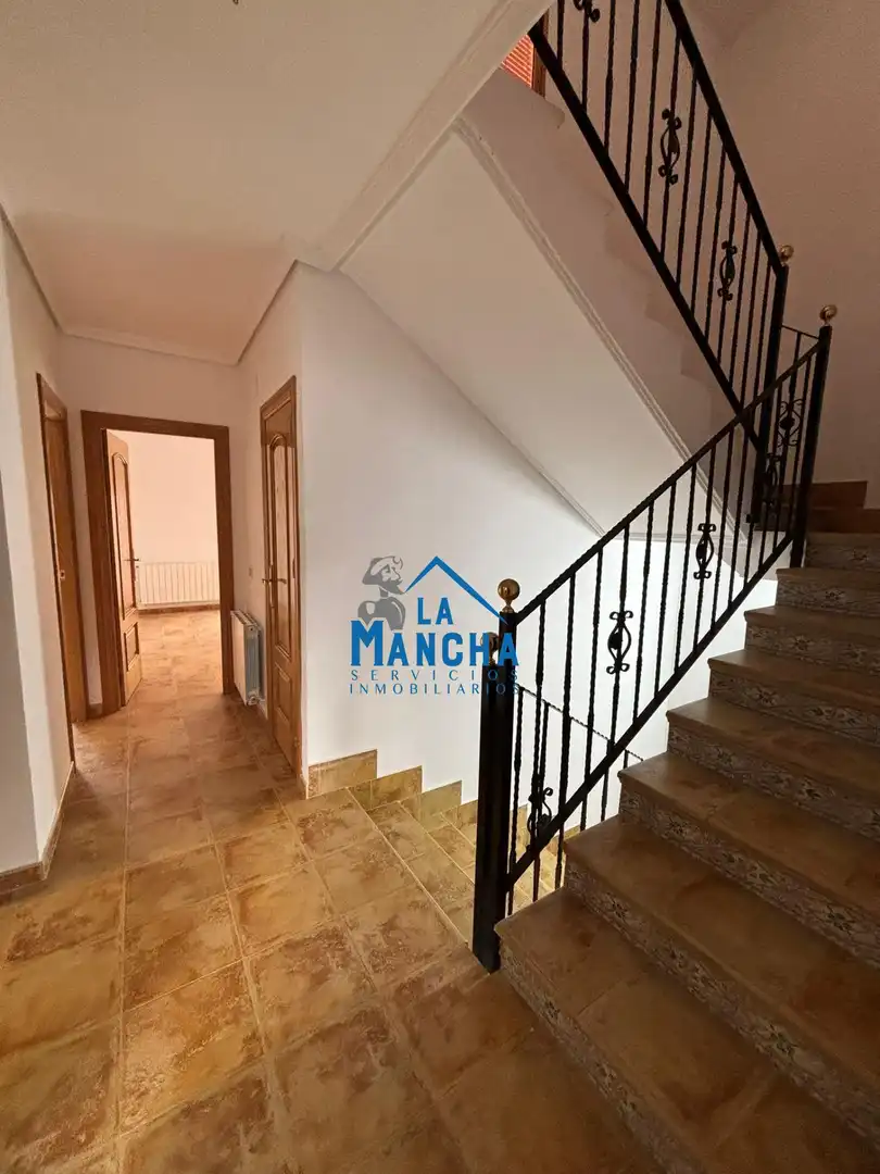 Casa o xalet en venda en La Gineta amb Aire condicionat, Terrassa i Traster