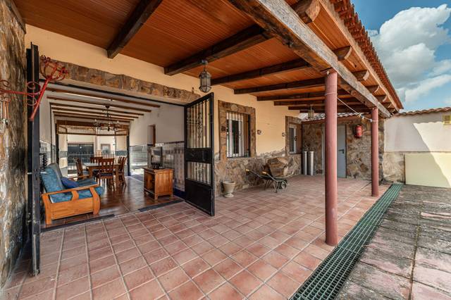 Casa adosada en Venta en Tribaldos