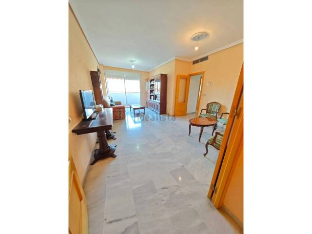 Piso en Venta en Triana Oeste