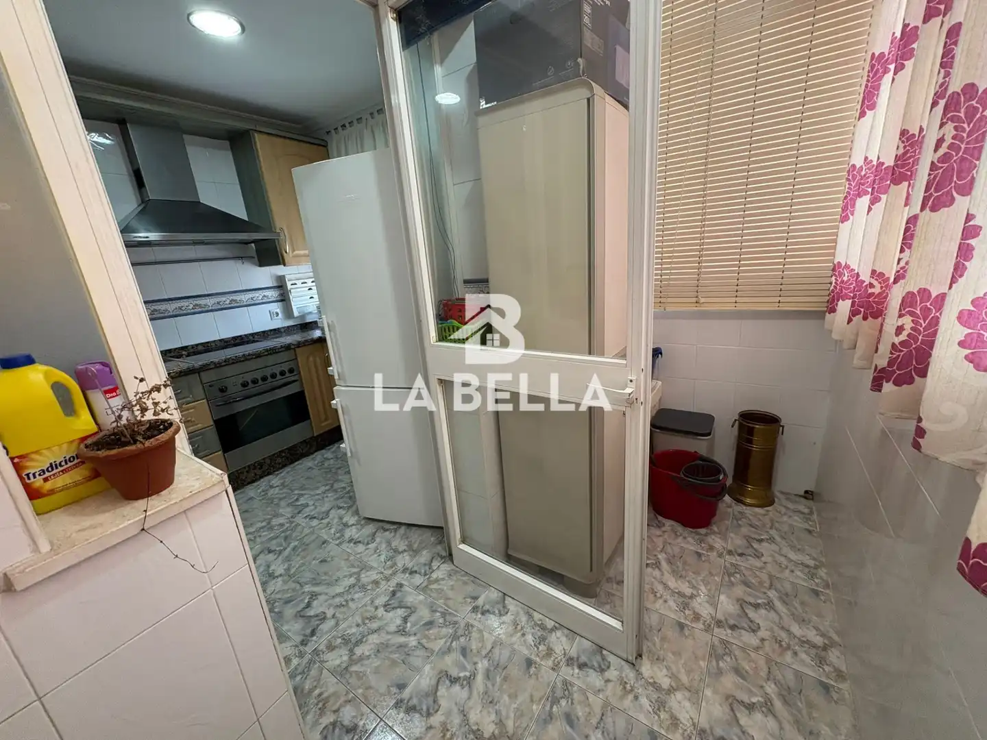 Cuina de Pis en venda en Sevilla amb Moblat i Balcó