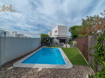 Xalet amb piscina en venda a Raya del Palancar - Guadamonte