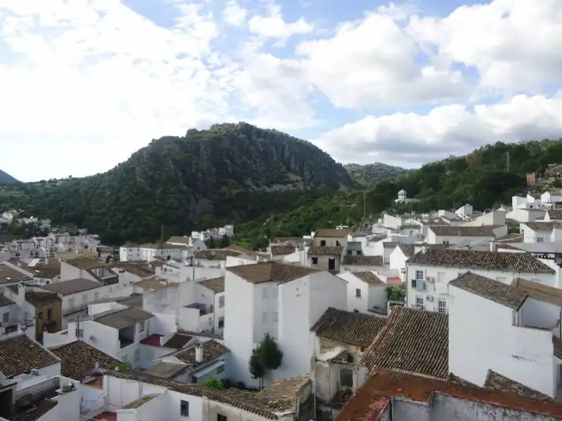 Vista exterior de Casa o xalet en venda en Ubrique amb Terrassa i Traster