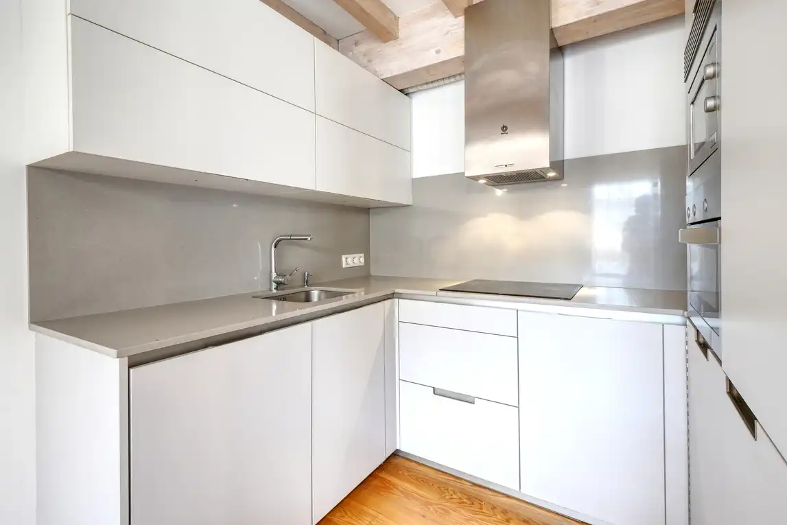 Kitchen of Flat for sale in Santiago de Compostela   with Storage room, Oven and Washing machine