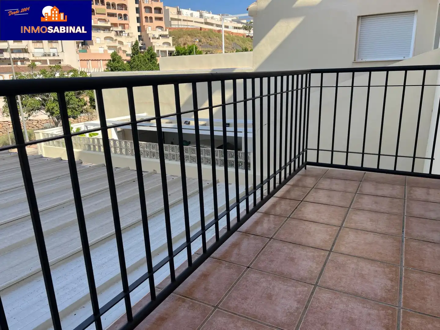 Terraza de Casa adosada de alquiler en Roquetas de Mar con Aire acondicionado, Terraza y Piscina comunitaria