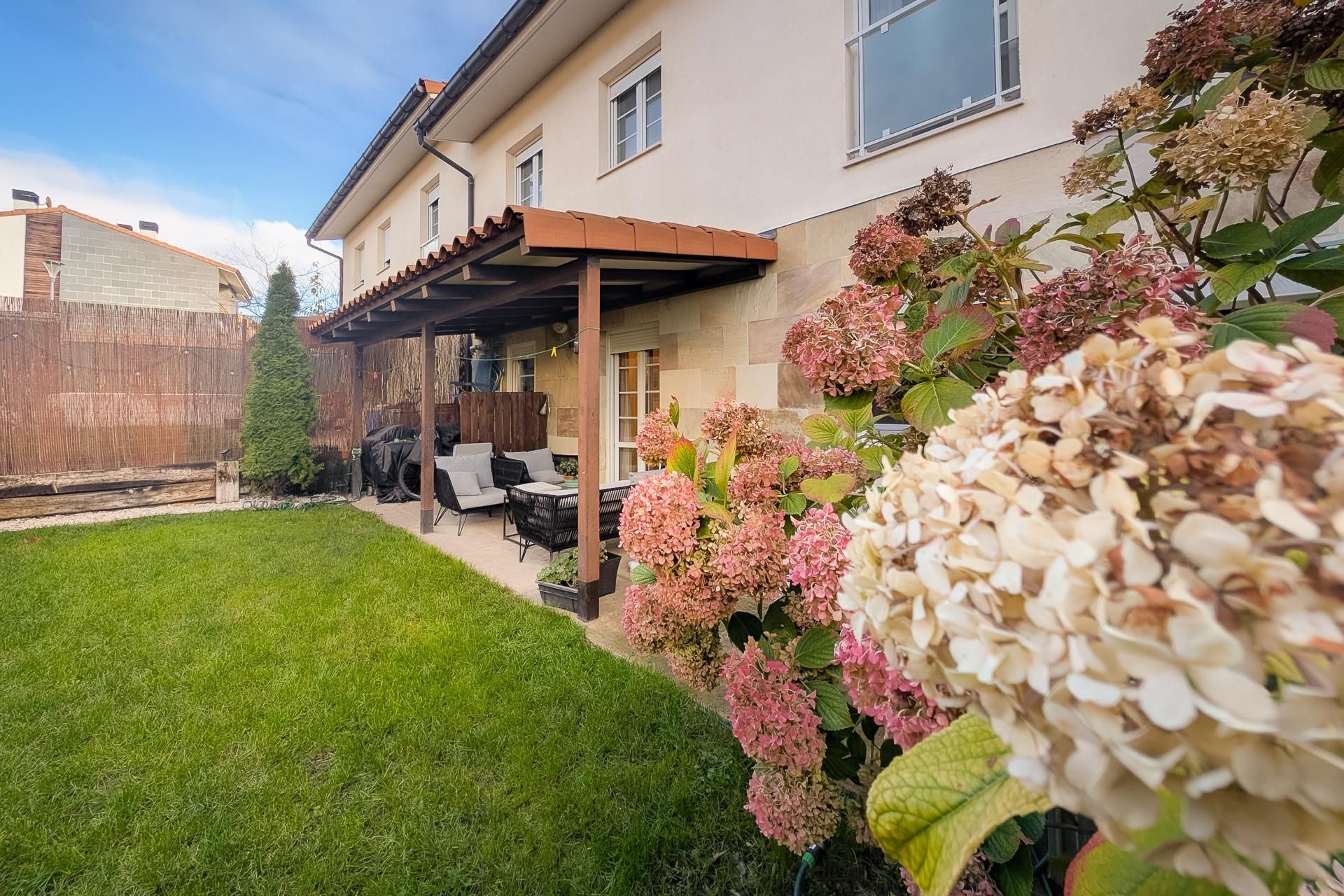 Terrace of Single-family semi-detached for sale in Cizur  with Heating, Private garden and Terrace