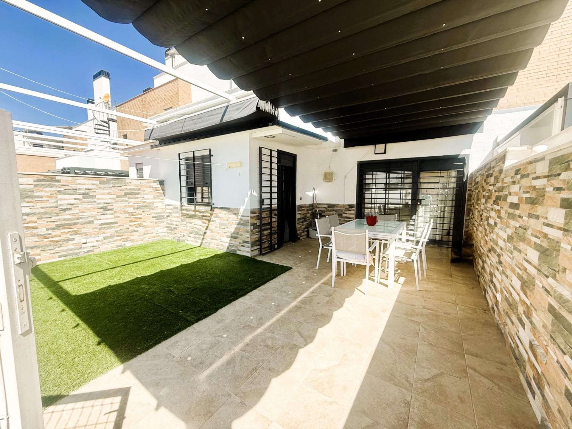 Terraza de Casa adosada en venta en Guillena