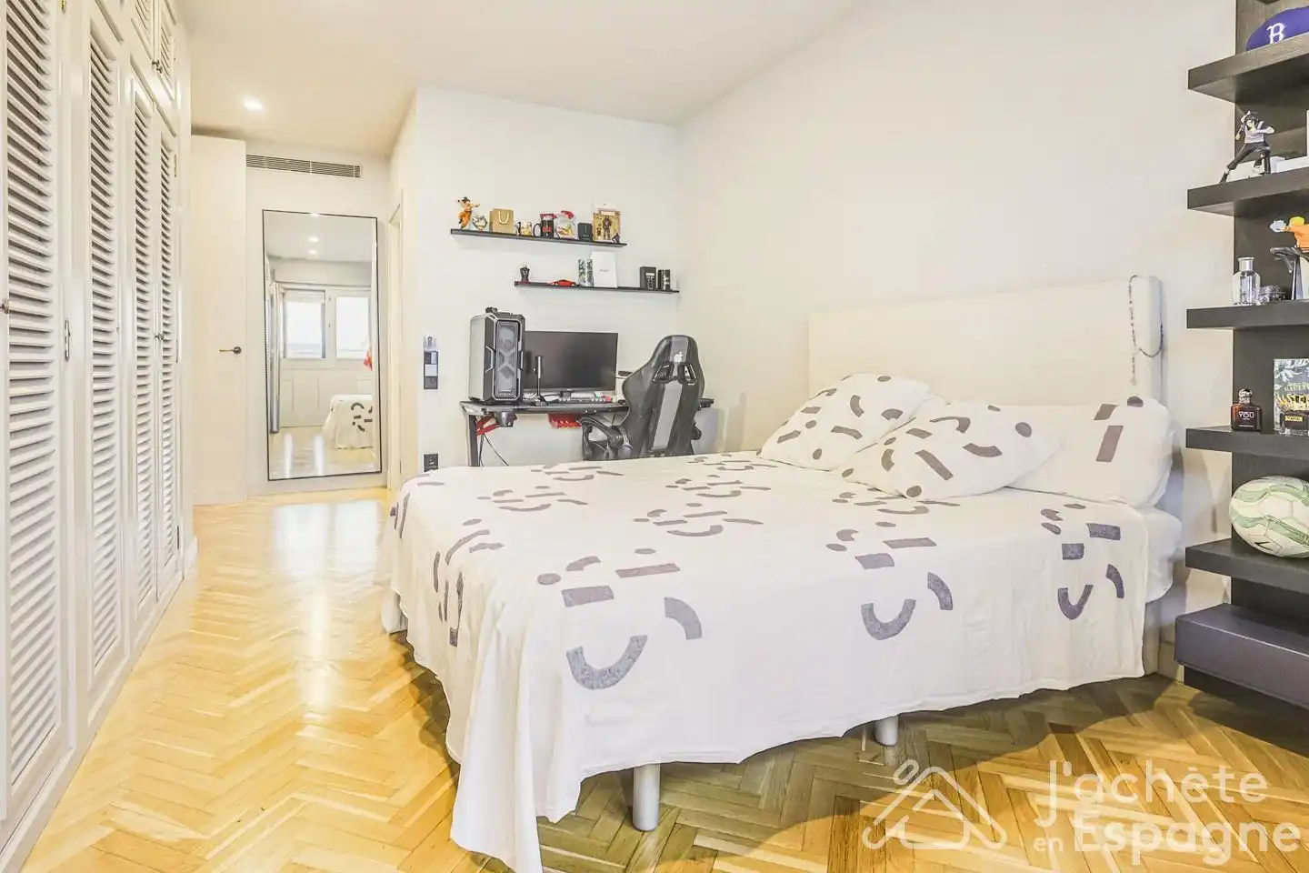 Flat with terrace for sale in Avenida de Federico Soto, imagen 26