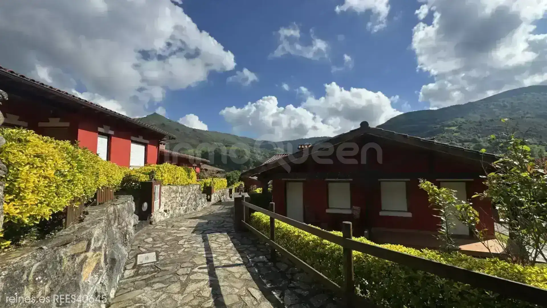 Vista exterior de Casa adosada en venta en Rionansa con Calefacción, Jardín privado y Terraza