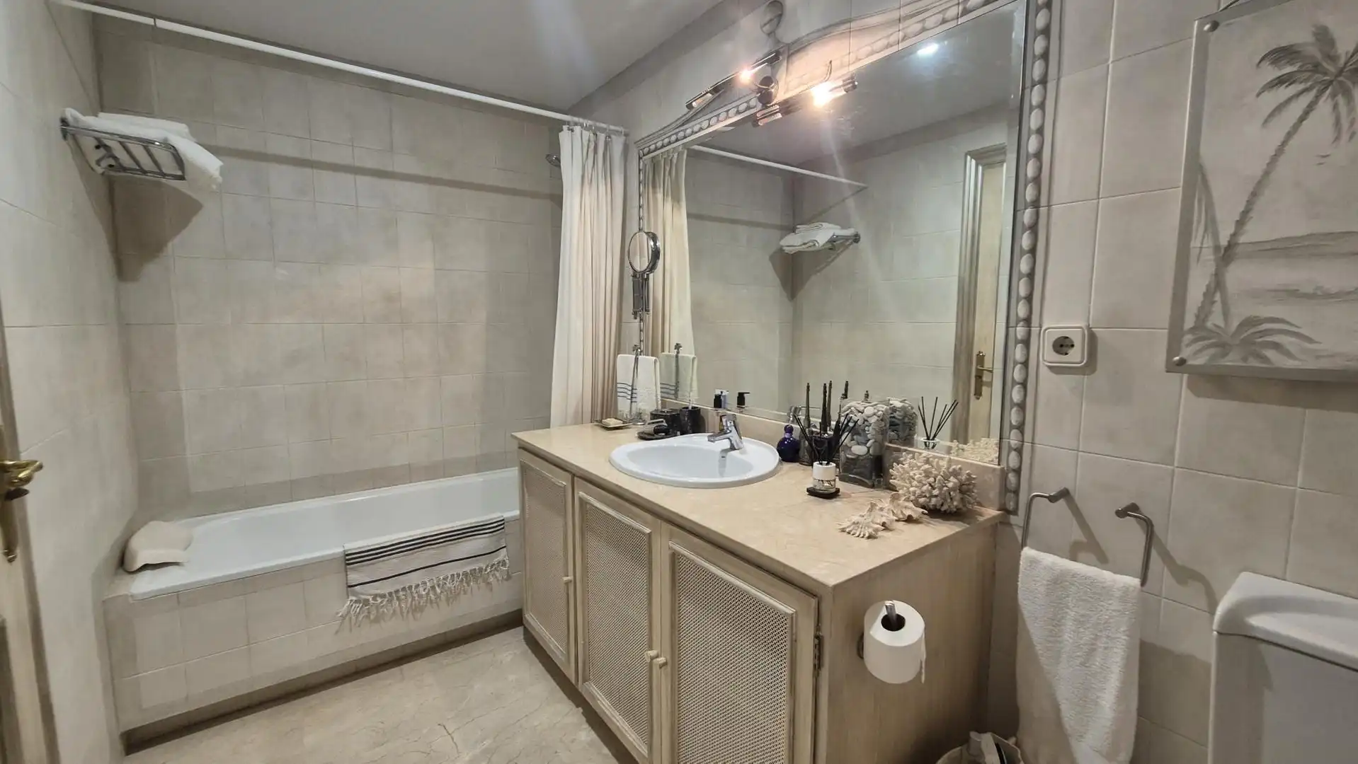 Bathroom of Houses for sale in Benahavís  with Air Conditioner, Terrace and Storage room