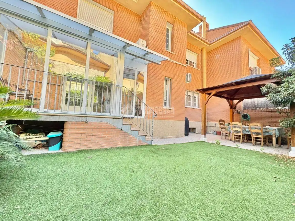 Casa adosada en venda a Fresnos I y II