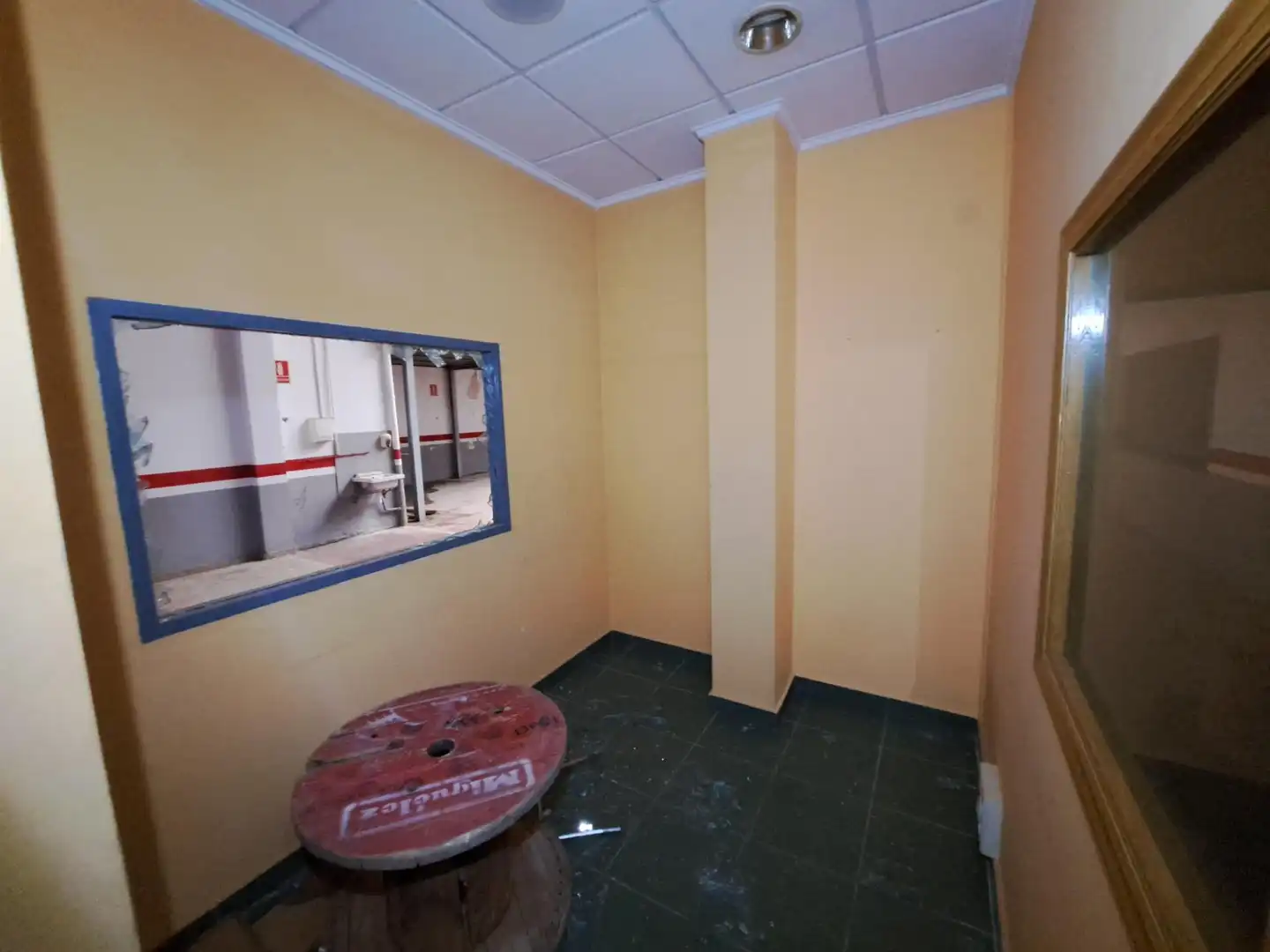 Business premises for sale in Casc Urbà, imagen 6
