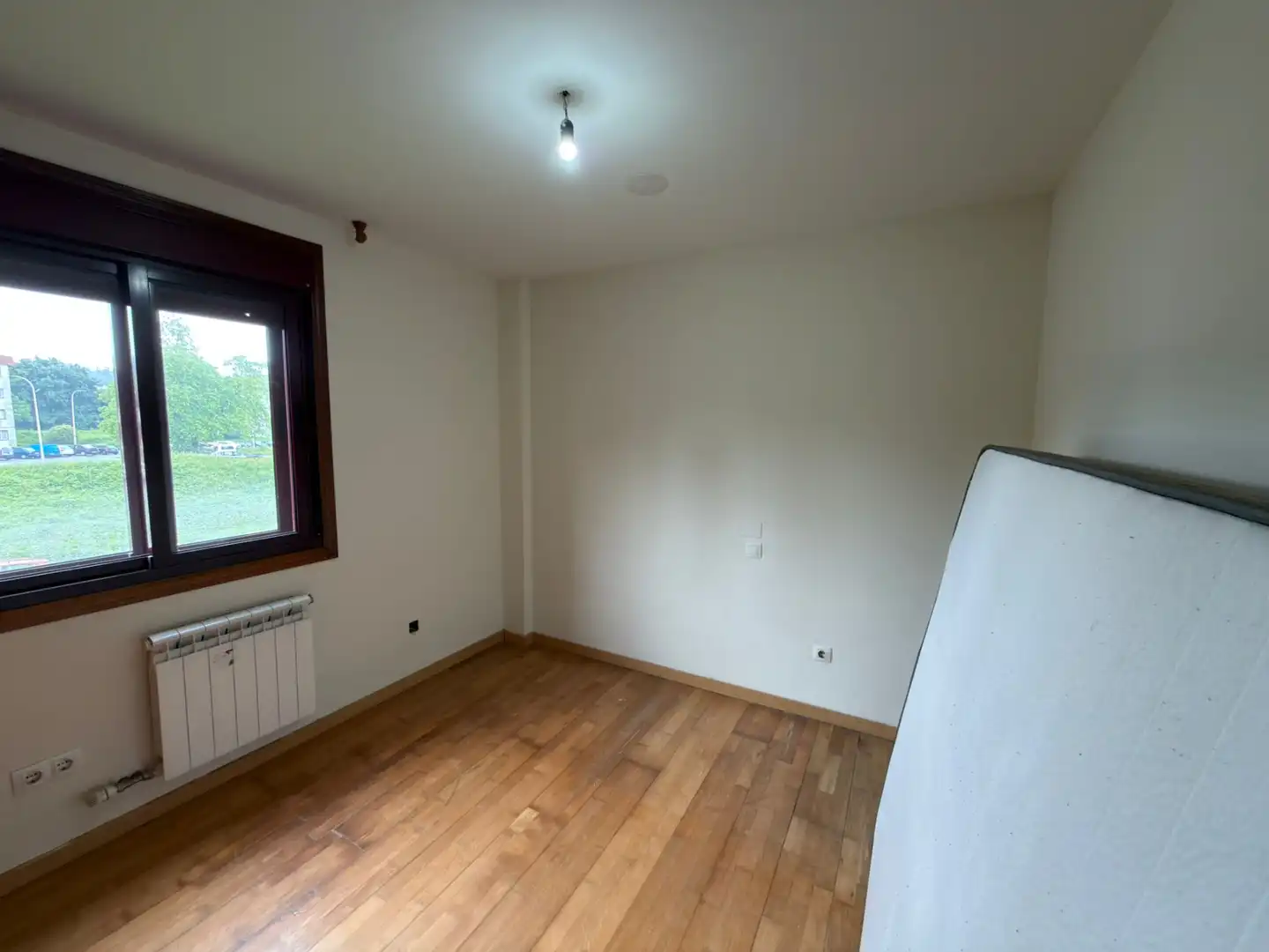 Piso en venta en Pontevedra Capital  con Calefacción, Parquet y Trastero