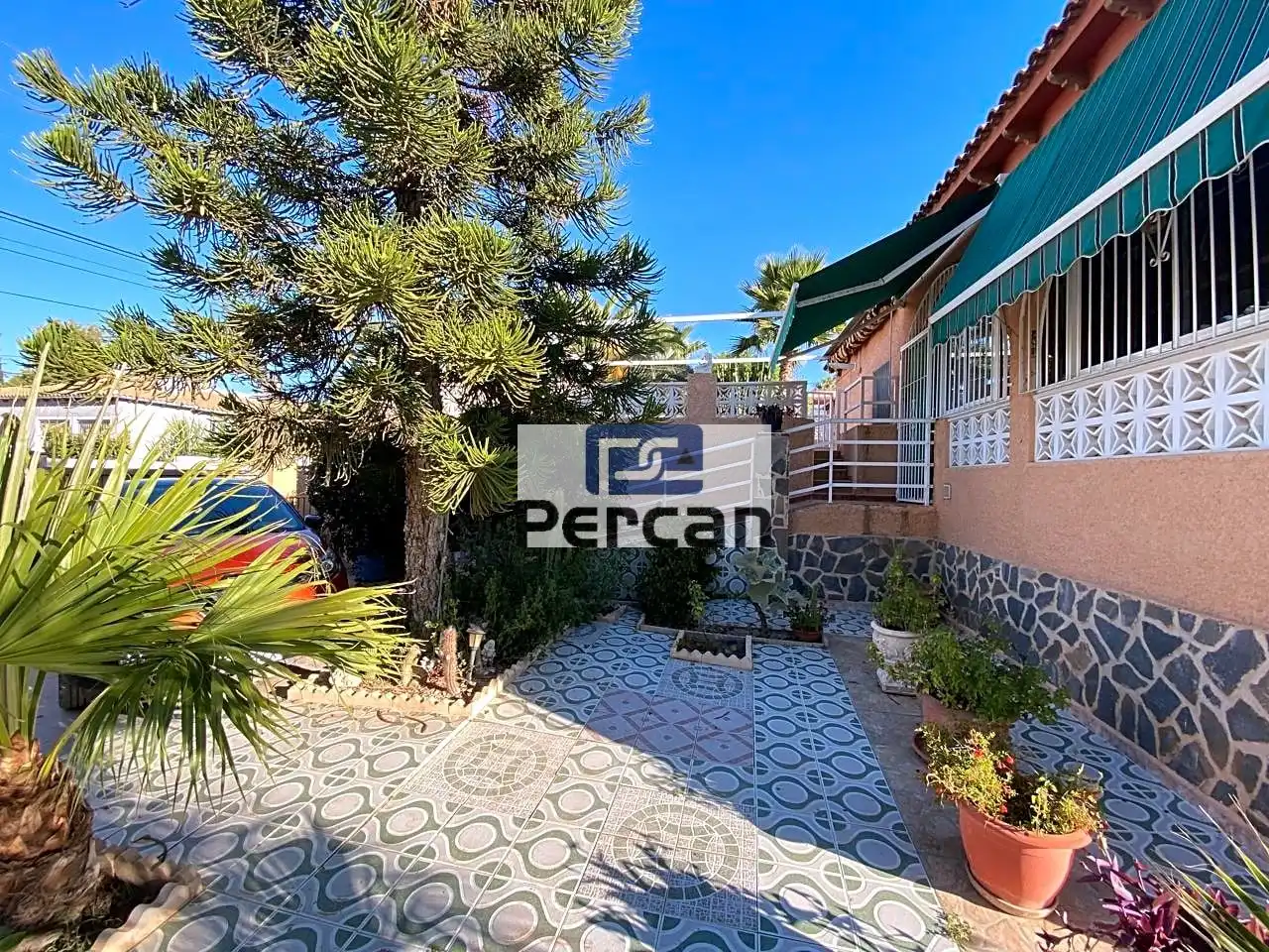 Vista exterior de Finca rústica en venta en El Campello con Jardín privado, Terraza y Trastero