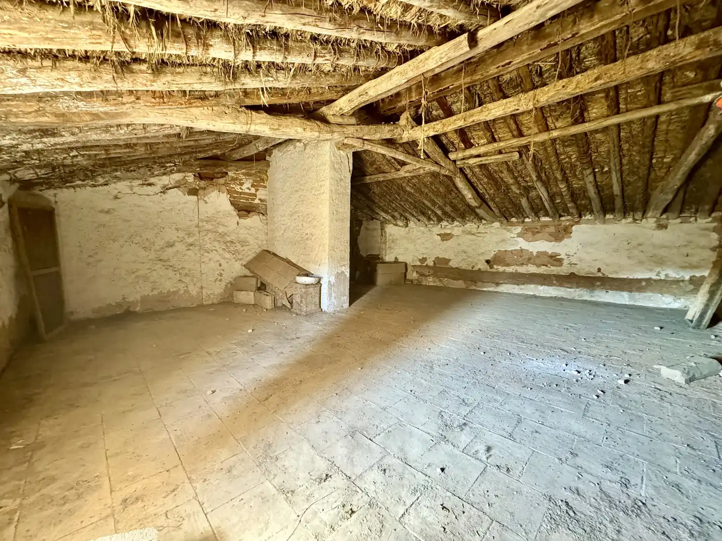 Casa adosada en venta en Pozorrubielos de la Mancha con Calefacción, Trastero y Amueblado