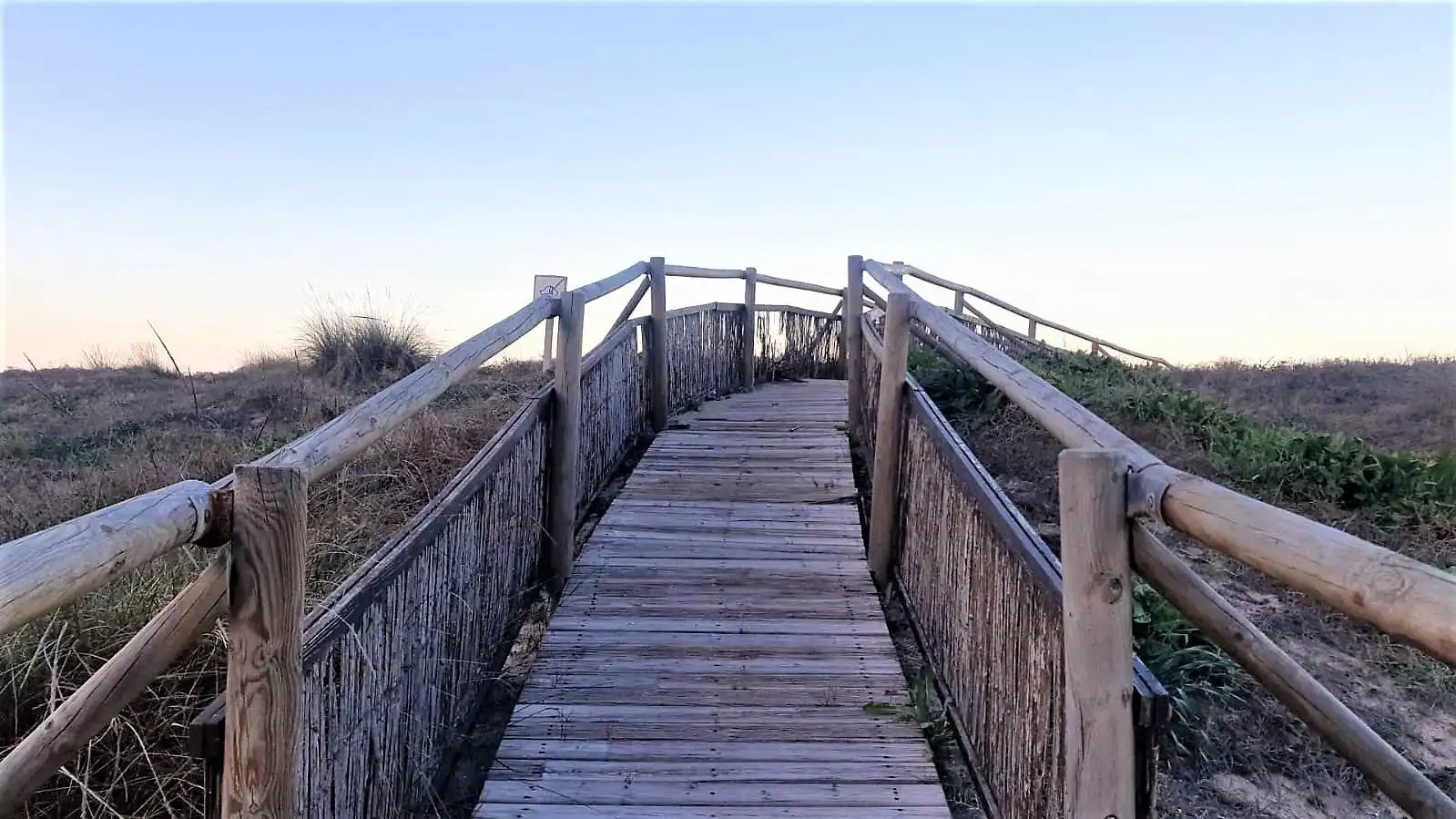 Vista exterior de Apartamento en venta en Guardamar de la Safor con Terraza y Piscina comunitaria
