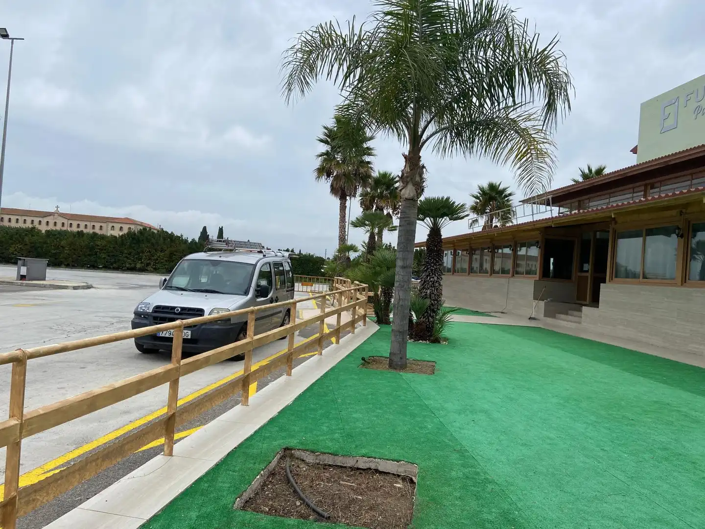 Parking de Local de alquiler en Cambrils con Aire acondicionado, Calefacción y Terraza