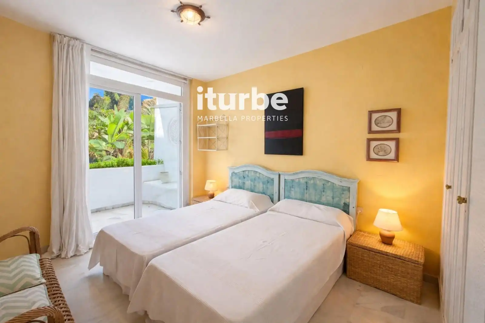 Habitación de Piso de alquiler en Marbella con Aire acondicionado, Terraza y Piscina