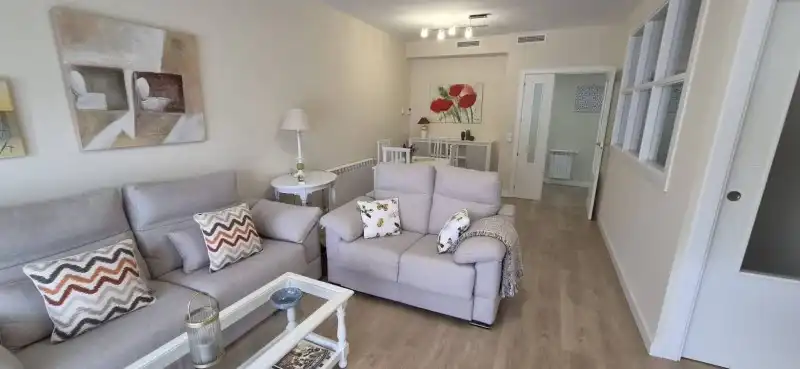 Sala de estar de Piso de alquiler en Plasencia con Aire acondicionado, Calefacción y Jardín privado